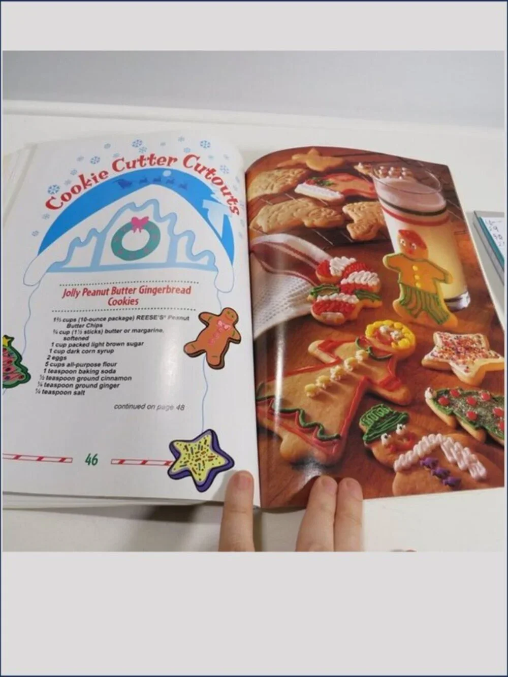 Santa's Favorite Cookies Cookbook Paperback 64pgs